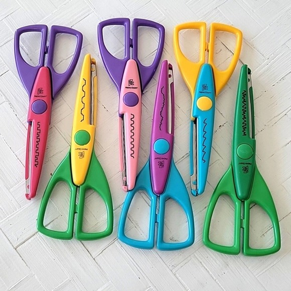 Provo Craft Lot of 6 Different Crafting Scissors with 6 Different Patterns - Picture 2 of 11